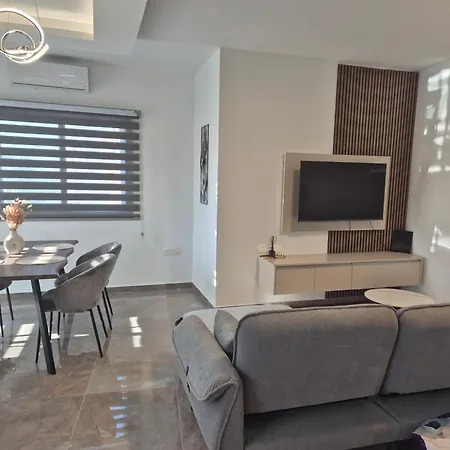 Apartament Ak *